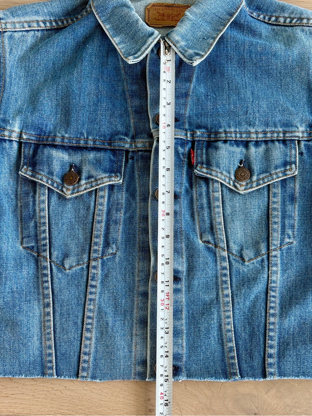 Vintage Levi's Light Blue Raw Cropped Denim Jacket Rare Blank Red Tab (S) - Picture 4 of 10